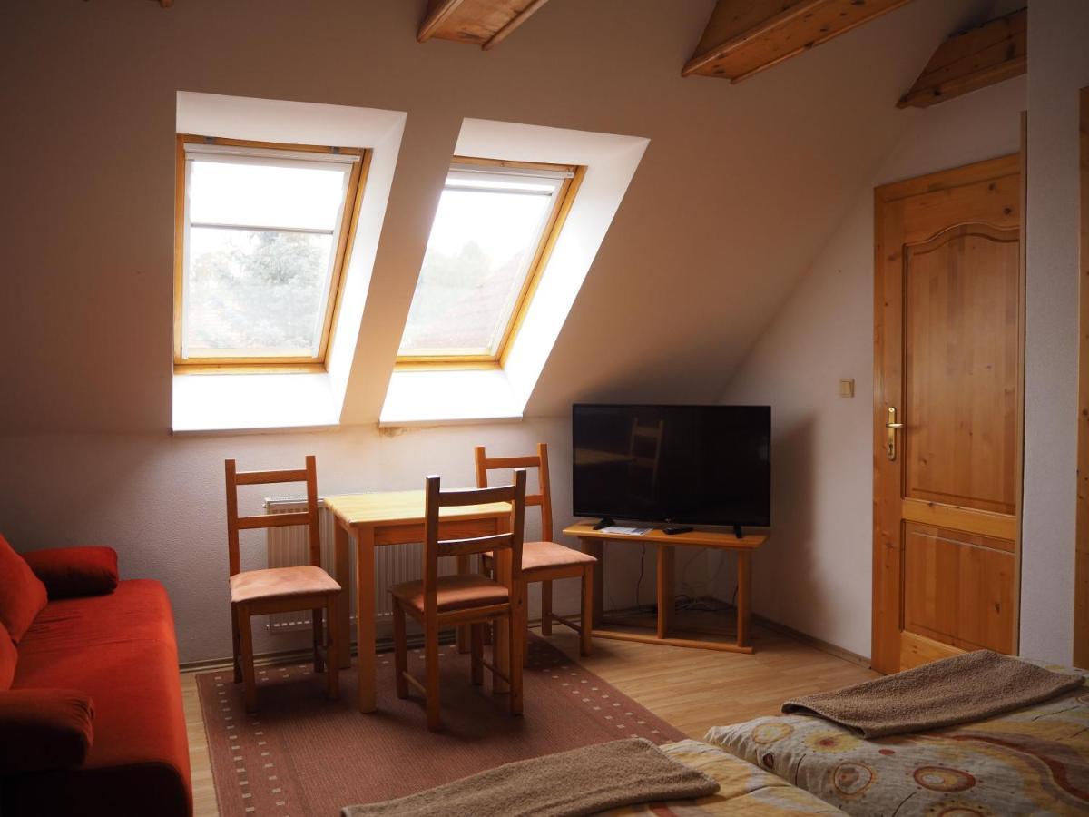 Privat Alenka Hotel Liptovsky Mikulas Bagian luar foto