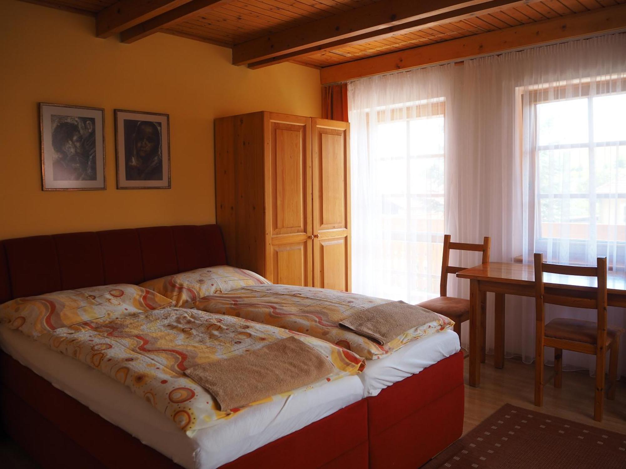 Privat Alenka Hotel Liptovsky Mikulas Bagian luar foto